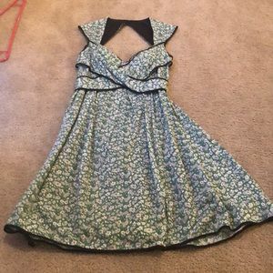 GUC Jessica Simpson dress